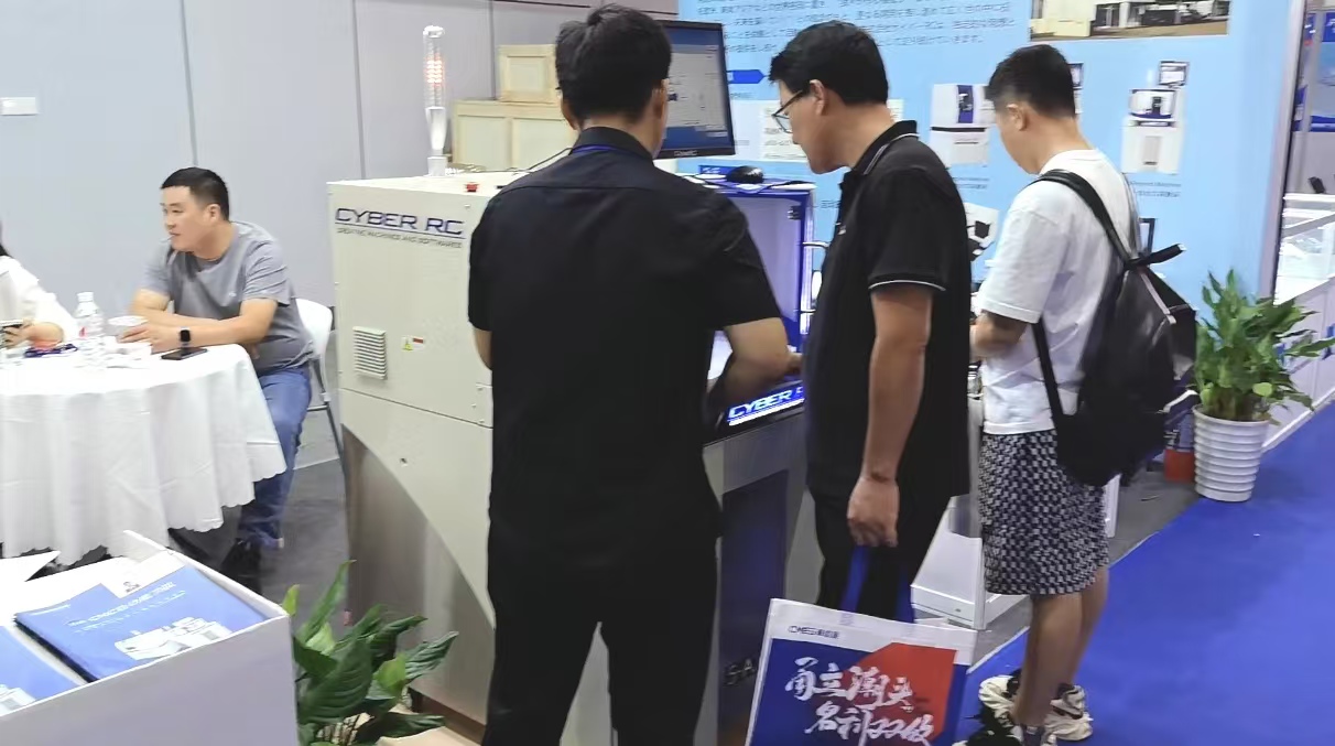 數(shù)控磨刀機(jī)展會現(xiàn)場
